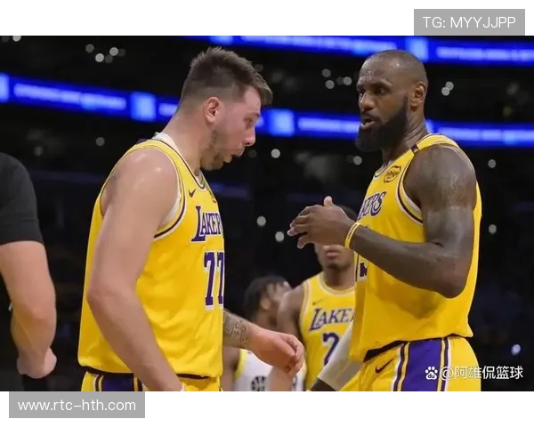 詹姆斯谈戴维斯离开:湖人防守体系失去重要支柱