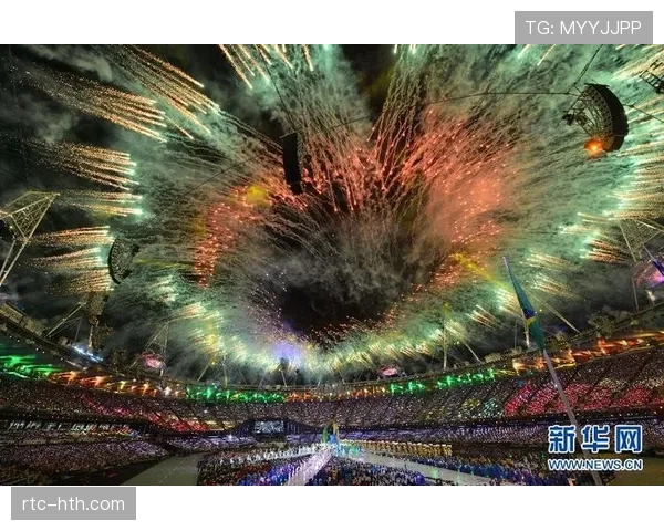 欧冠主题展在伦敦开幕，展出历届冠军奖杯复制品